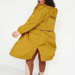 Light weight rain or all weather coat.  NWOT.  (Bought for a trip, never wore).